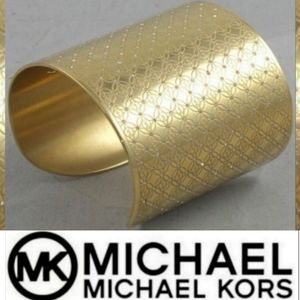 🍃⚘Michael Kors Monogram Cuff Bracelet